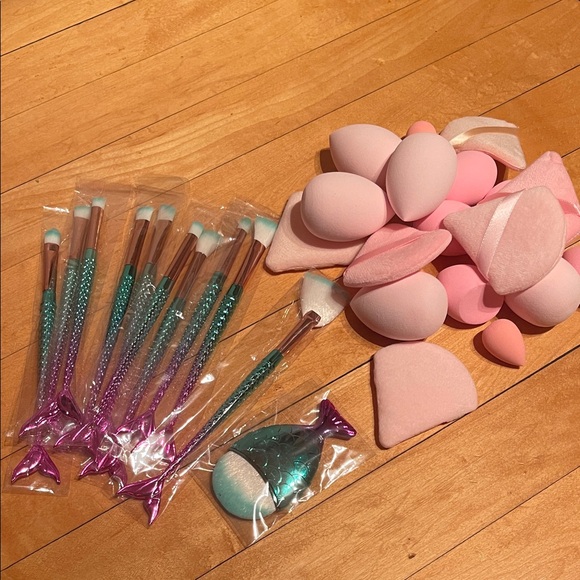 Other - NWT 11 piece Mermaid Makeup Brush and 21 piece Sponge Set - Pink and Purple